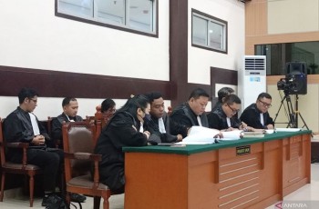 Kronologi Dokter Tifa Jadi Terdakwa Kasus Dugaan Ijazah Palsu Jokowi