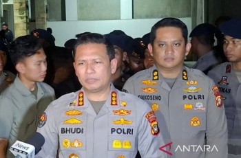 Kasus Korupsi BUMN: Polisi Sita Dokumen dan Komputer Saat Geledah Lokasi ke-13