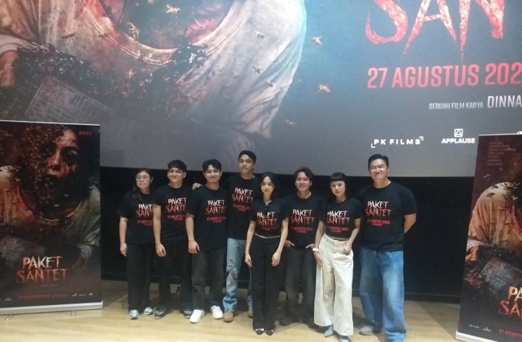 Para Pemain Film 'Paket Santet'. (mia)