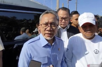 Menko Pangan Zulkifli Hasan Pastikan Stok Beras Aman Hadapi Musim Kemarau