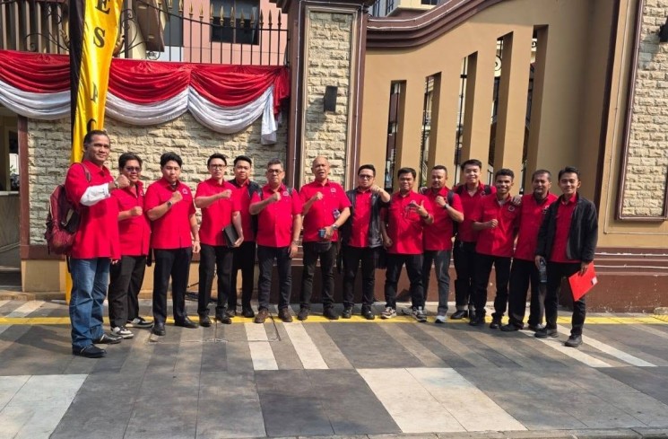 Singgih Darjo Atmadja dan BBHAR PDIP Laporkan Sri Bintang Pamungkas ke Bareskrim Polri