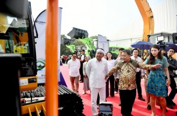 Pabrik Alat Berat Listrik Pertama Indonesia di Karawang Beroperasi 2027