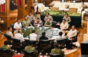 Prabowo Panggil Panglima TNI dan Kapolri, Bahas Penanganan Karhutla Sumatra dan Kalimantan