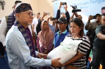 Menko Pangan Pastikan Bantuan Beras Berlanjut Hingga Desember 2026