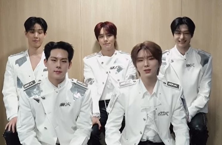 MONSTA X Raih Prestasi Baru di Billboard 200 dengan Mini Album 'The Phase'