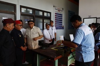Wamenaker Ajak Anak Muda Magang ke Jepang, Sektor Otomotif Tembus Gaji Rp21 Juta