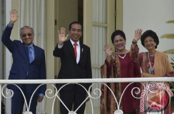 Istri Mantan PM Malaysia Mahathir Mohamad, Siti Hasmah, Meninggal Dunia