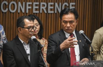 Yusril Koordinasi dengan Mensesneg Tanggapi Gugatan Karhutla Kalbar